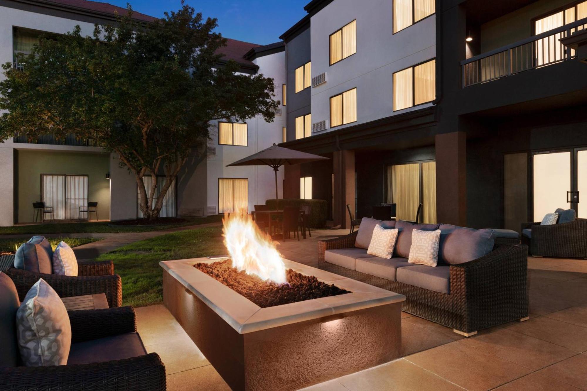 Courtyard By Marriott Tulsa Central Luaran gambar