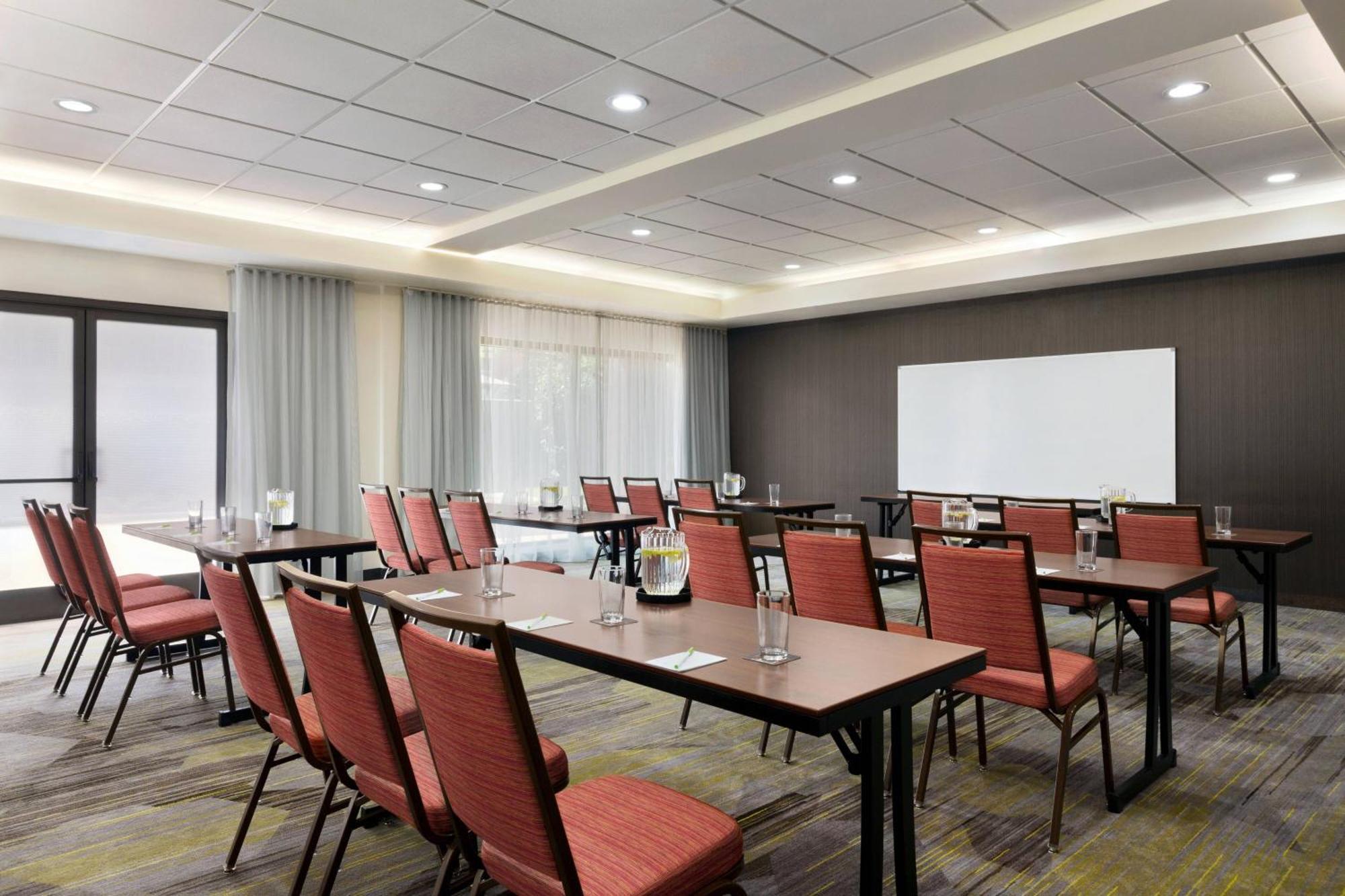 Courtyard By Marriott Tulsa Central Luaran gambar